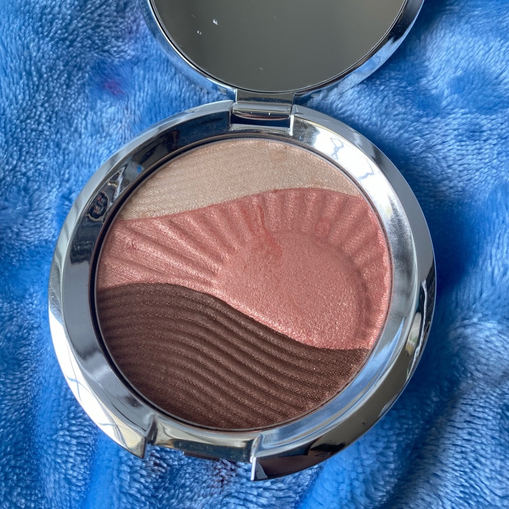 Becca X Chrissy Teigen Endless bronze & glow